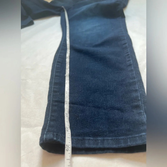 Levi Signature Jeans Womens 24 M Immaculate Blue Totally Shaping Pull On Skinny - Picture 5 of 8